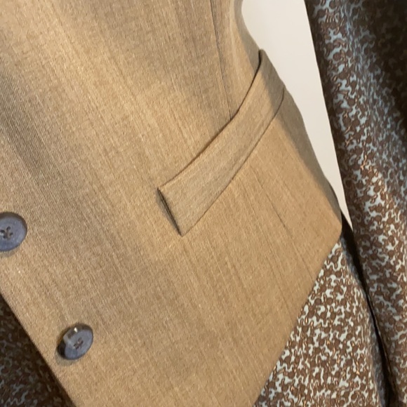 Vest - Picture 3 of 4